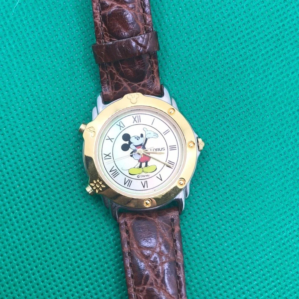 Mickey Mouse musical watch‎
